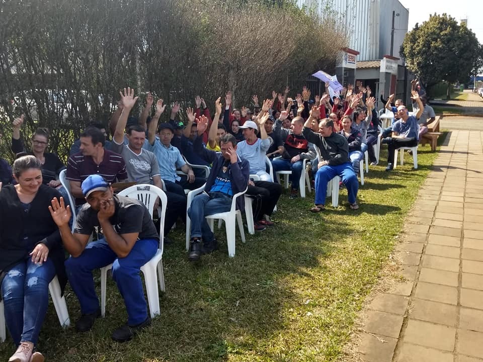 Ato em Frente a Empresa Berbau | Outubro.23: